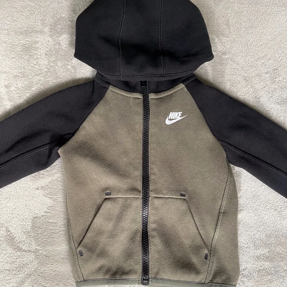Nike Zip Up Kids Size 12 Months